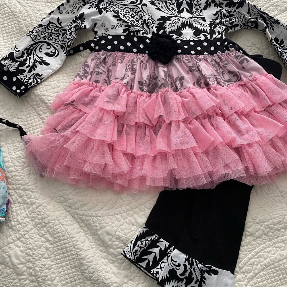 Ruffle outfit